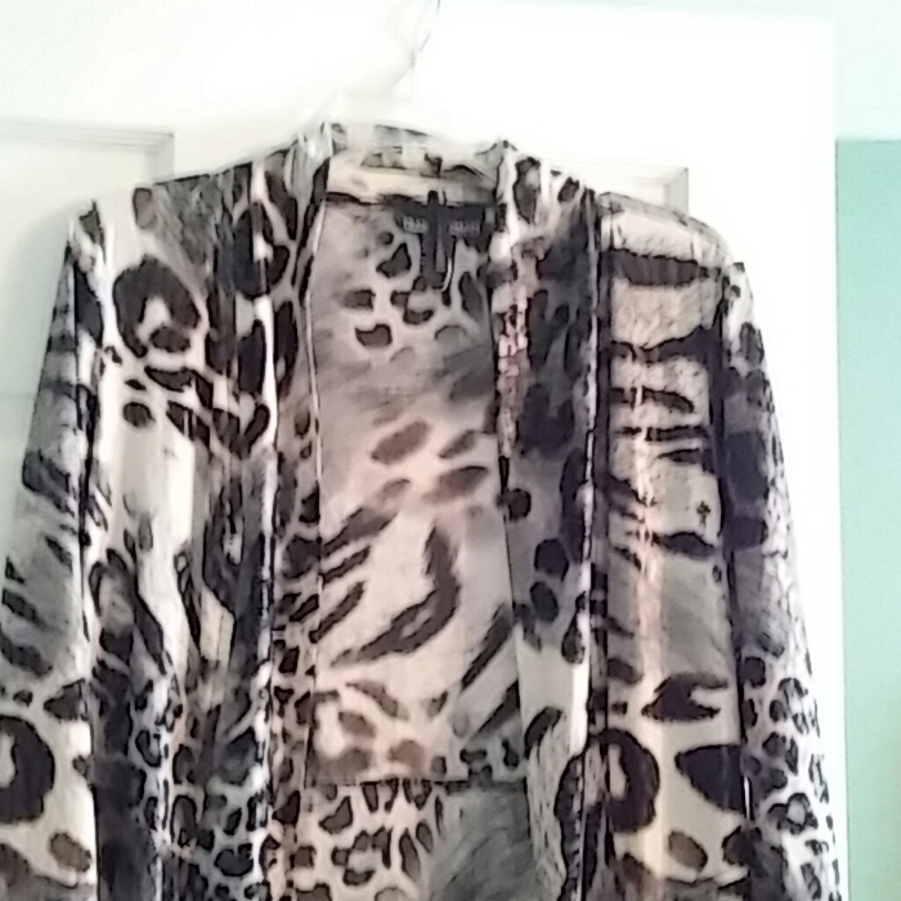 Frank Lyman Cardigan animal print